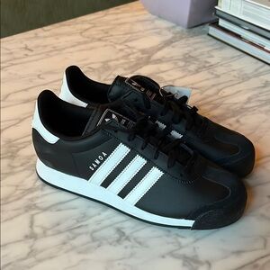 Black and White ADIDAS SAMOAS